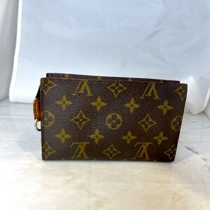 Cute Louis Vuitton pouch